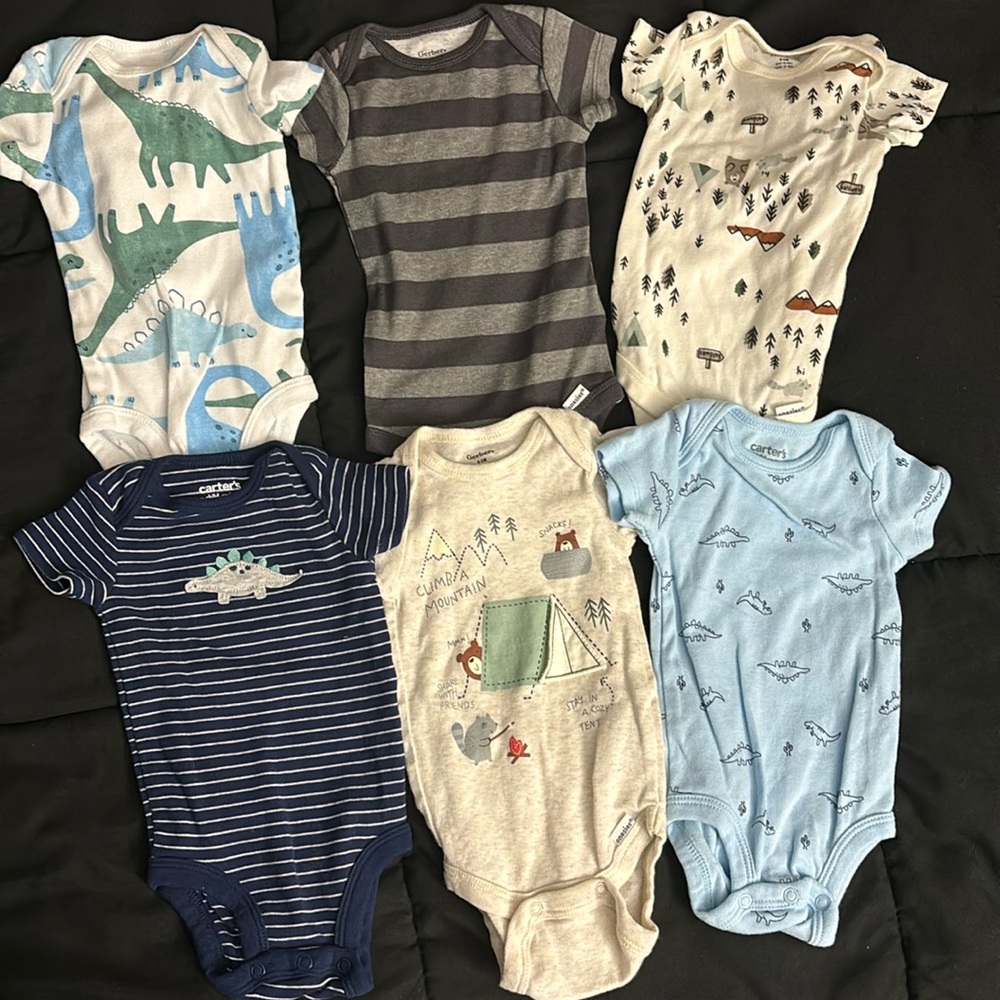 Lot of 6 Carters and gerbers baby boys 0-3 month bodysuits